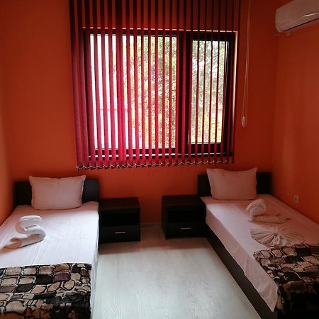 Guest House Karaulanov Elhovo  외부 사진