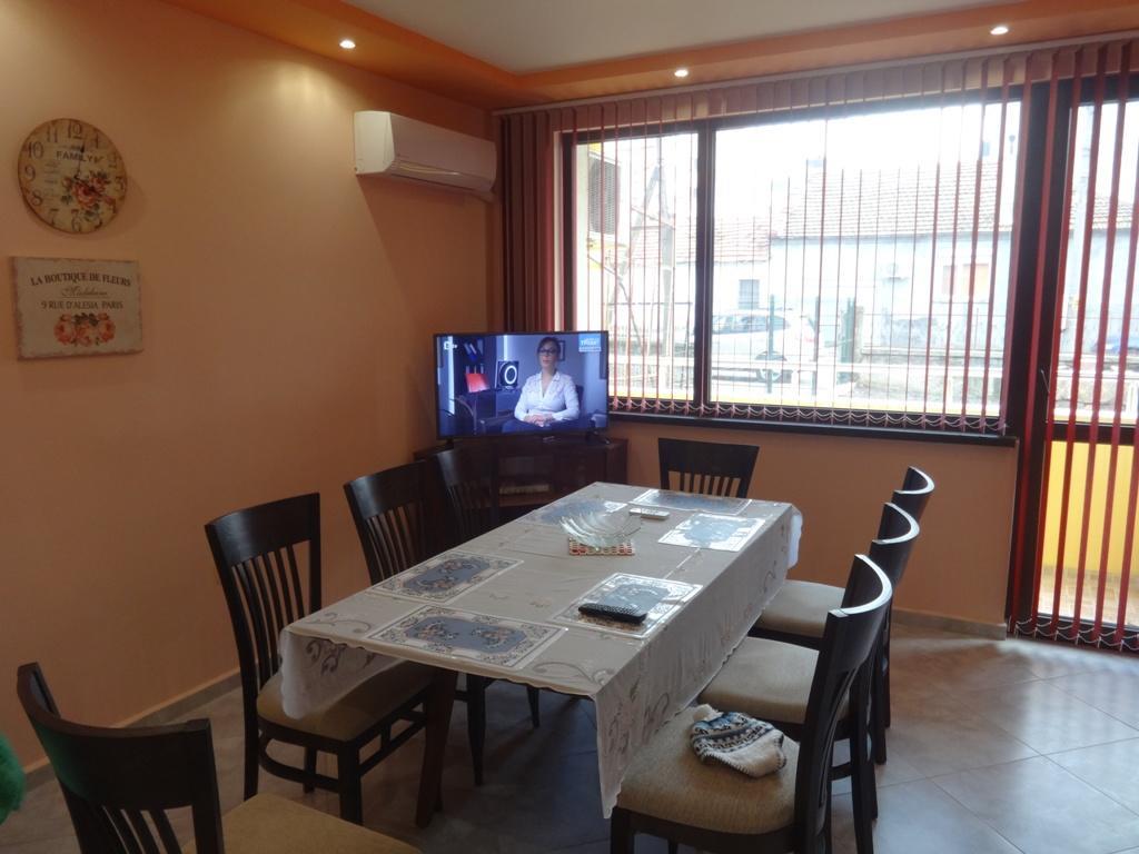 Guest House Karaulanov Elhovo  외부 사진