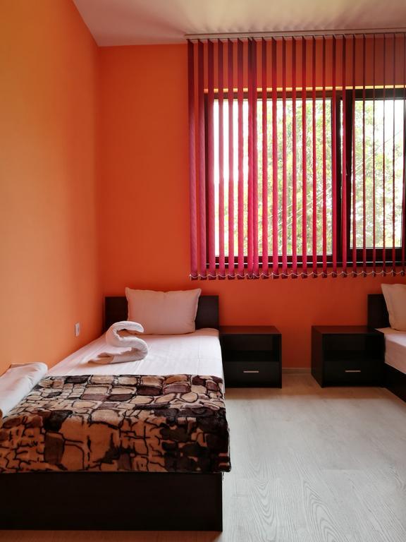 Guest House Karaulanov Elhovo  외부 사진