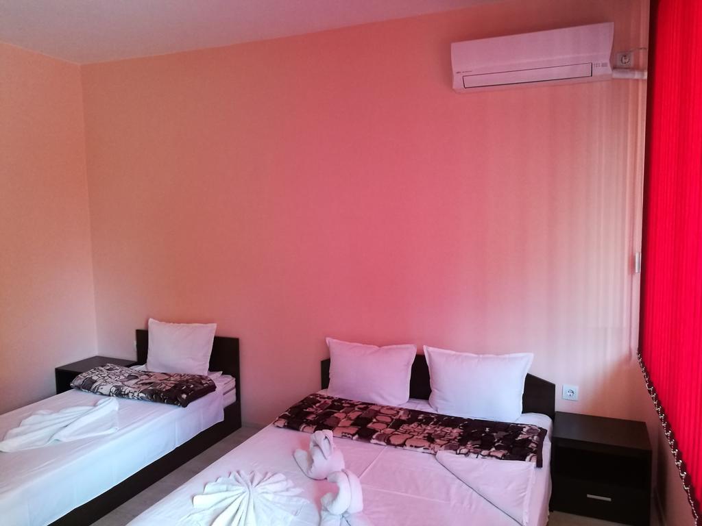 Guest House Karaulanov Elhovo  외부 사진