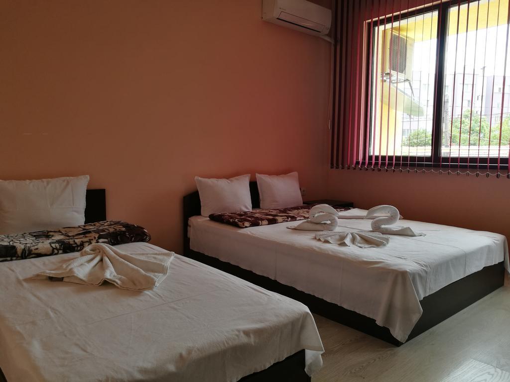 Guest House Karaulanov Elhovo  외부 사진