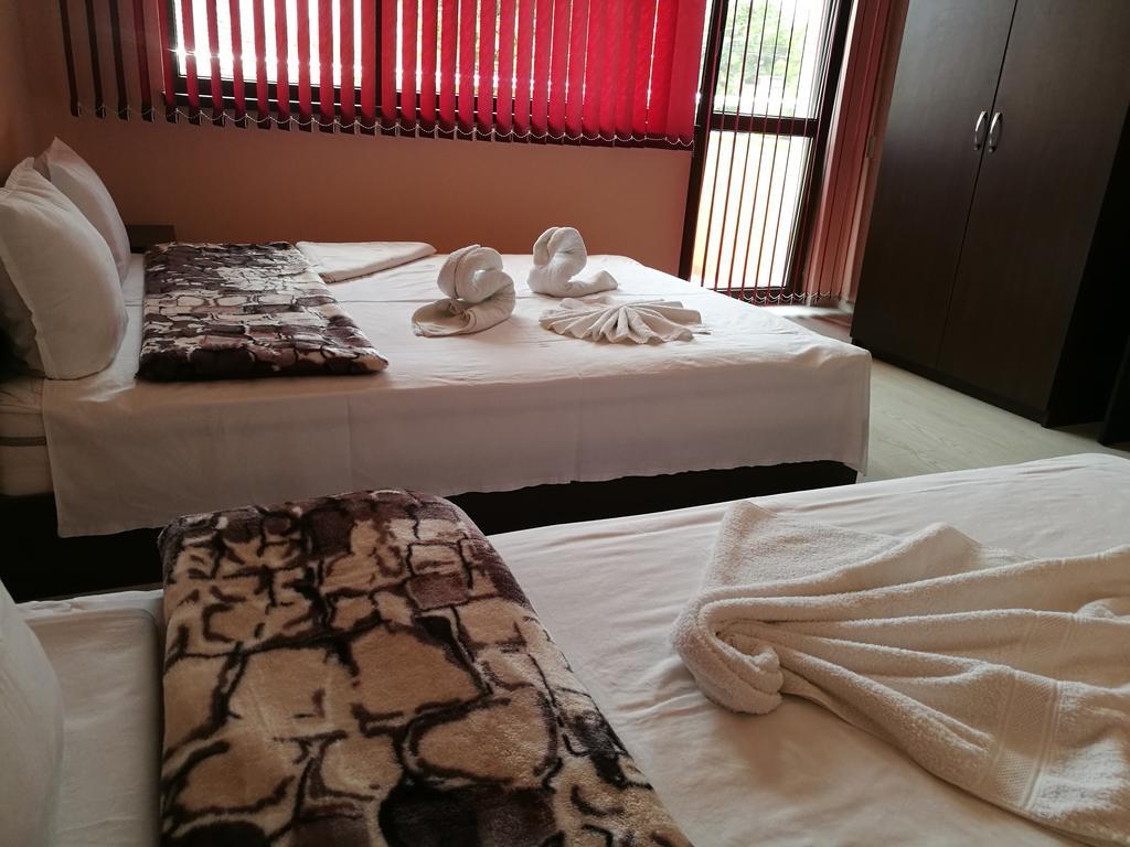 Guest House Karaulanov Elhovo  외부 사진