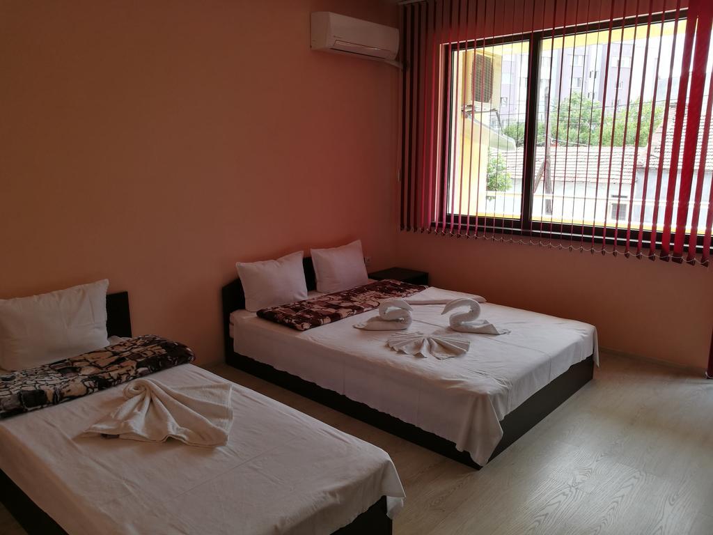 Guest House Karaulanov Elhovo  외부 사진