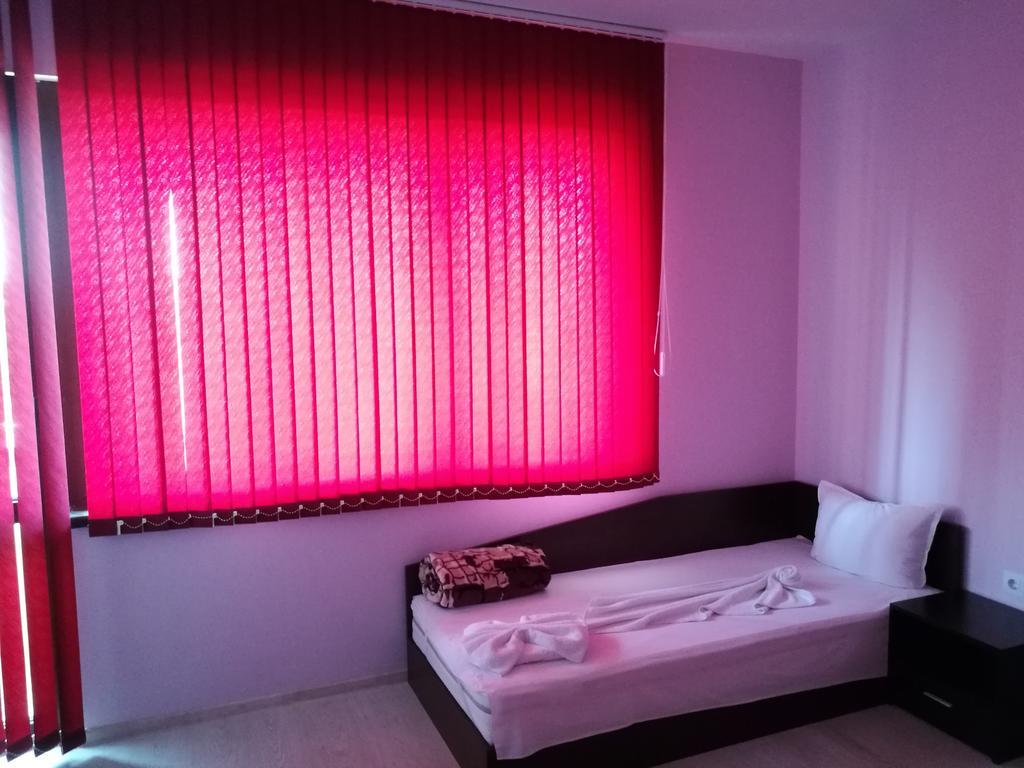 Guest House Karaulanov Elhovo  외부 사진