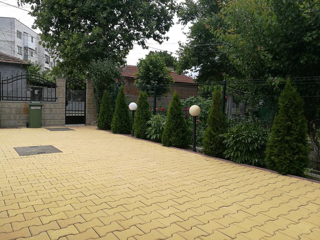 Guest House Karaulanov Elhovo  외부 사진